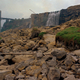 Ilustración para el artículo titulado El día que las cataratas del Niágara se quedaron sin agua y las espectaculares imágenes revelaron dos cadáveres